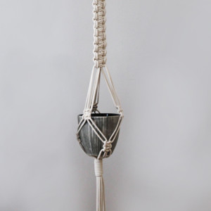 آویز گلدان ظریف و خوش بافت