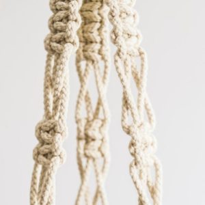 آویز نگهدارنده گلدان مکرومه