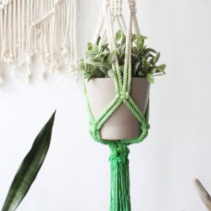 خرید آویز گل و گیاه زیبا بافتنی