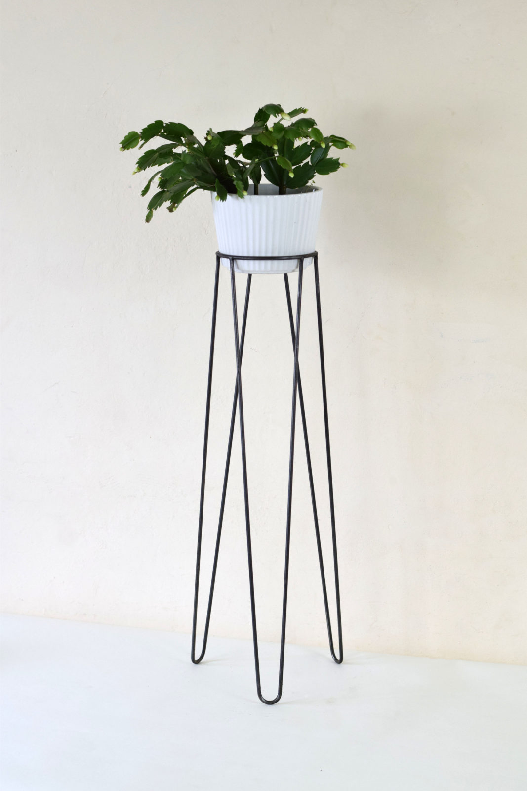 استند گلدان مدل نیلا